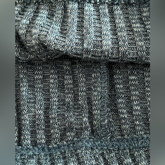 Women’s Olivia Rae Long Sleeves Cropped Top - Picture 6 of 9